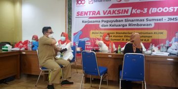 Foto: Suasana vaksinasi tahap 3 Booster yang digelar Paguyuban Sinarmas Sumsel, JMSI (Jaringan Media Siber Indonesia) Sumsel dan Keluarga Rimbawan.