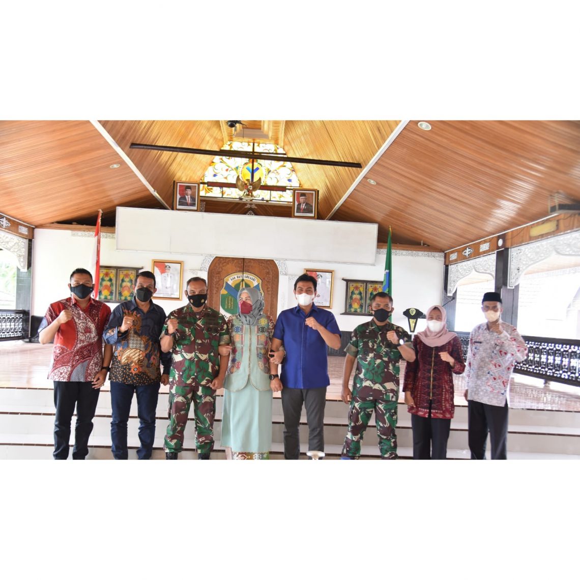 Bupati Batanghari Dan Danrem 042 Garuda Putih Jambi. Foto: Ist