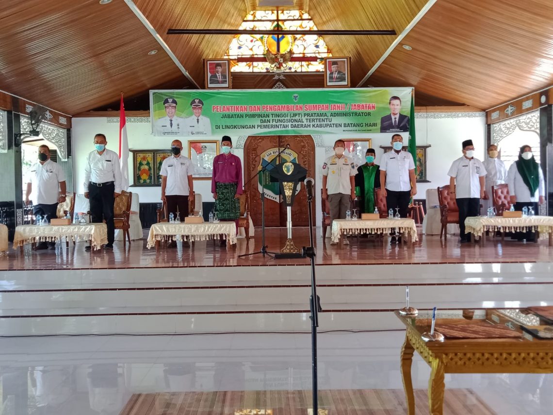 Pelantikan JPT Pratama, Administrasi dan Fungsional Di Pemkab Batanghari. Foto: LAN