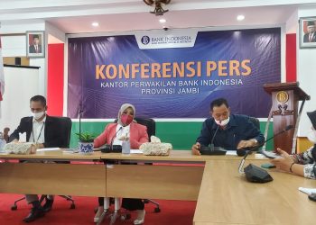 Kepala Perwakilan BI Jambi, Suti Masniari Nasution Saat Pers Conference. Foto: OYI