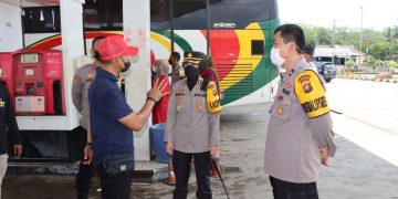 AKBP Fitria Mega, Kapolres Tebo Saat Melakukan Pengecekan Sejumlah SPBU Di Tebo
