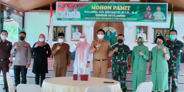 Bupati Fadhil Saat Menghadiri Mohon Pamit Dandim 0415/Jambi. Foto: LAN