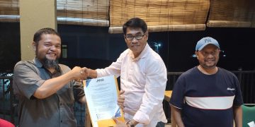 Ketua Definitif JMSI Kalbar Menerima Mandat Dari Sekjen JMSI. Foto: Ist