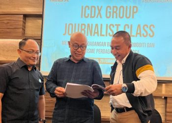 *Tampak dalam gambar (ki-ka)* Anang Eko Wicaksono, Corporate Secretary ICDX Fajar Wibhiyadi, Direktur Utama ICDX P Giri Hatmoko, Head of Corporate Communication ICDX