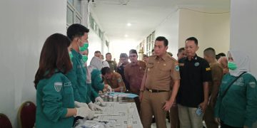 Berantas Narkoba di Batanghari, Didampingi BNNK Batanghari, BUpati Fadhil dan seluruh jajaran tes urine