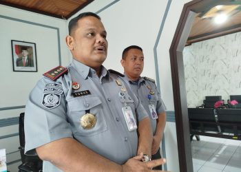 Kalapas, Yunus Maraden Simangunsong didampingi Ading Saidhy. FOTO: IST