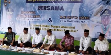 Walikota Jambi, Kanwil Ditjenpas, Kalapas dan tamu undangan yang hadir di buka bersama warga binaan. FOTO: IST