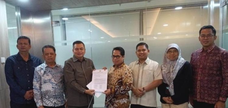Pimpinan DPRD Kota Jambi jemput bantuan Jargas ke kementrian ESDM. FOTO: IST