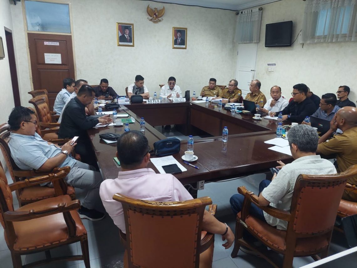 Suasana RDP antara DPRD Provinsi Jambi dan Dinas PUPR Provinsi Jambi bahas Islamic Center. FOTO: IST