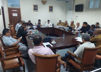 Suasana RDP antara DPRD Provinsi Jambi dan Dinas PUPR Provinsi Jambi bahas Islamic Center. FOTO: IST