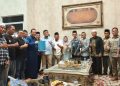 Ivan Wirata saat mendampingi warga Sengeti bertemu Bupati Muaro Jambi. FOTO: OYI