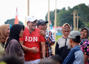 Interaksi Ramah dan Penuh Keakraban BIW di Tengah Masyarakat. FOTO: UCUP