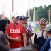 Interaksi Ramah dan Penuh Keakraban BIW di Tengah Masyarakat. FOTO: UCUP