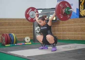Yuliana Klarisa, Lifter Putri Asal Jambi Lolos Seleknas Jelang Sea Games di Thailand nanti. FOTO: IST
