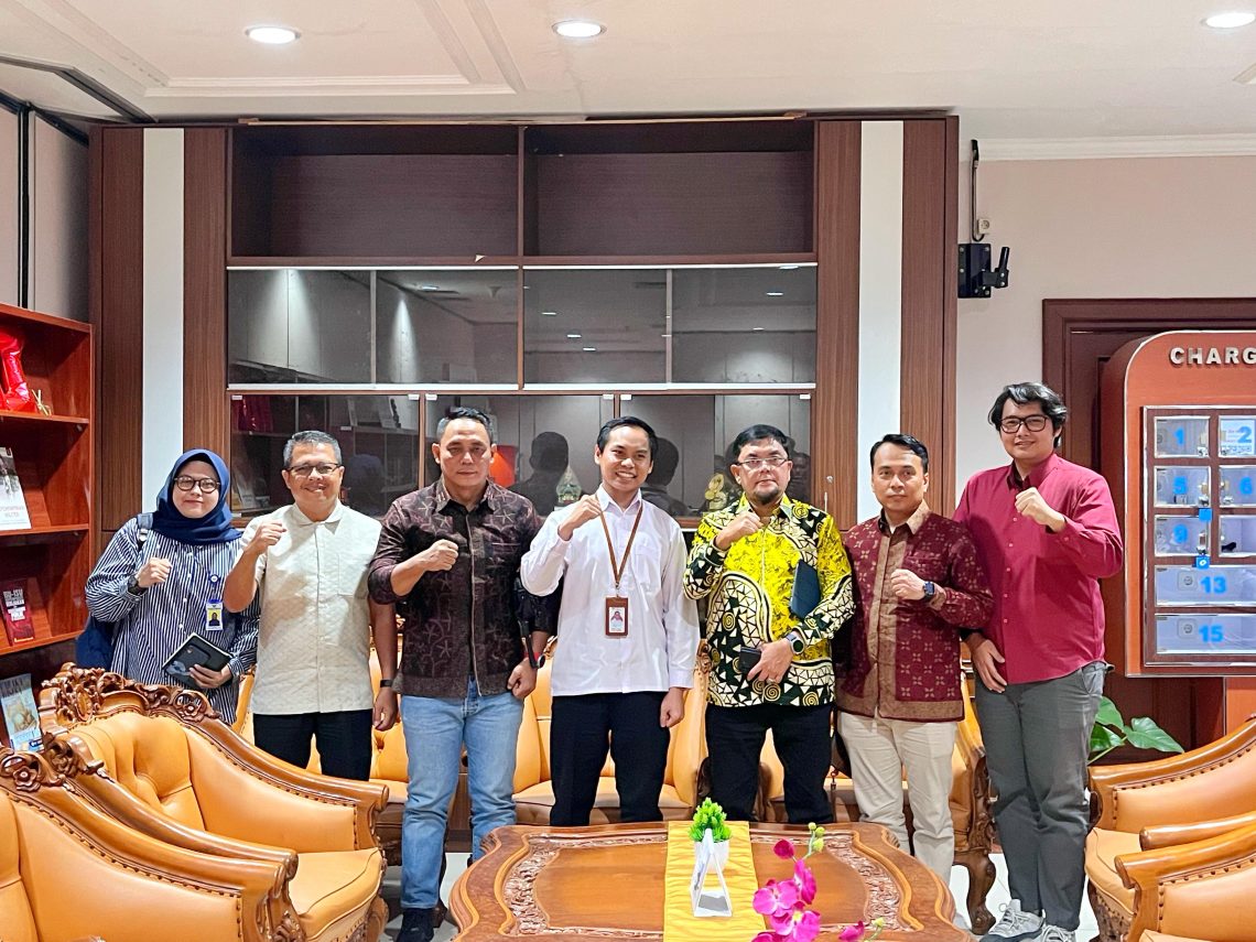 Ivan Wirata dan Samsul Riduan Saat Audiensi dengan MenPAN-RB memperjuangkan Nasib 2.043 Honorer Jambi. FOTO