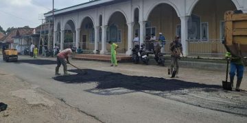 Perbaikan Jalan Penyengat Rendah yang merupakan serapan aspirasi Kemas Faried Alfarelly. FOTO: IST