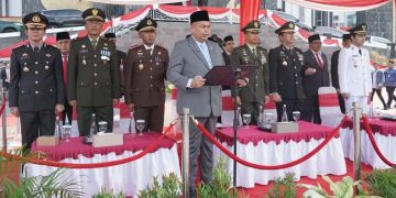 Ketua DPRD Kota Jambi saat membacakan teks proklamasi di HUT RI ke 80