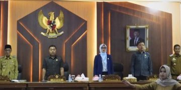 Mendengarkan pidato kenegaraan 17 Agustus 2025. FOTO: IST