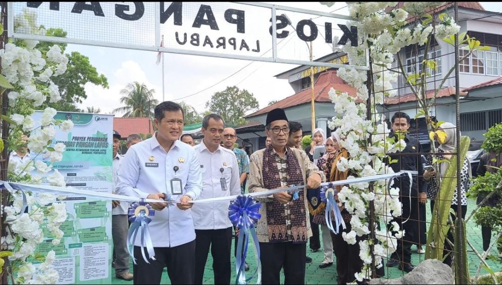 Kanwil Ditjenpas Jambi, Hidayat Saat Meresmikan Warung Sentra Pangan Lapas Muara Bulian. FOTO: OYI