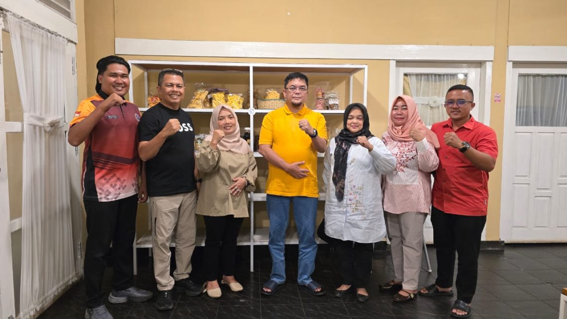 Konsolidasi Ketua PDBI Provinsi Jambi, Ivan Wirata dan pengurus bersama Ketua Pengkab PDBI Bungo, Jumari bersama pengurus lainnya. FOTO: CUP