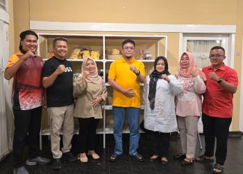 Konsolidasi Ketua PDBI Provinsi Jambi, Ivan Wirata dan pengurus bersama Ketua Pengkab PDBI Bungo, Jumari bersama pengurus lainnya. FOTO: CUP