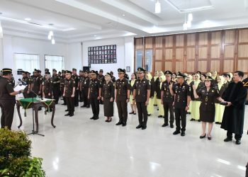Kajati Jambi Lantik 11 Pejabat Lingkup Kejaksaan Tinggi Jambi. FOTO: IST