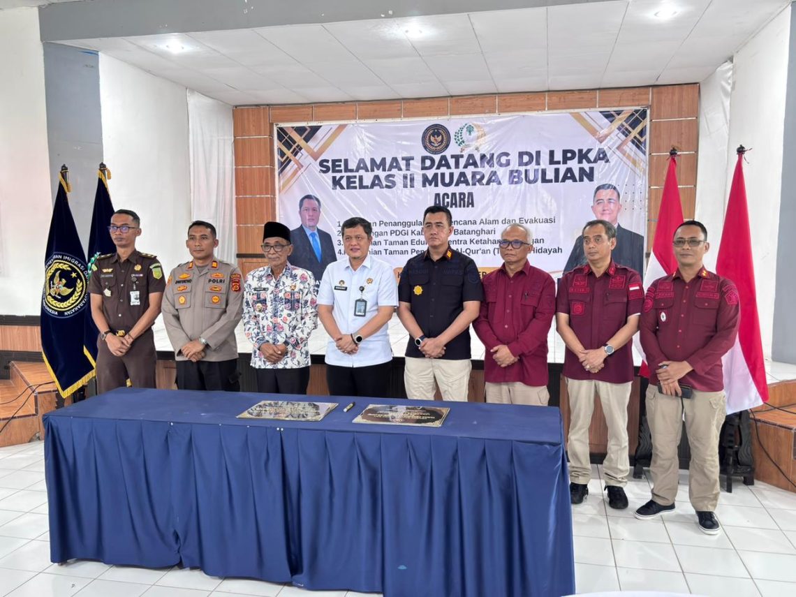 Kanwil Ditjenpas, Hidayat dan Wabup Batang Hari Saat Peresmian LPA di LPKA Bulian. FOTO: IST