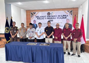 Kanwil Ditjenpas, Hidayat dan Wabup Batang Hari Saat Peresmian LPA di LPKA Bulian. FOTO: IST