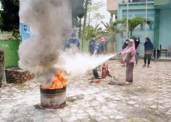 Gandeng Damkar Kota Jambi, Pertamina EP Beri Edukasi Cegah Bahaya Api terhadap Warga Sekitar. FOTO: IST