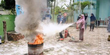 Gandeng Damkar Kota Jambi, Pertamina EP Beri Edukasi Cegah Bahaya Api terhadap Warga Sekitar. FOTO: IST