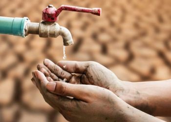 Krisis Air Bersih yang dialami warga Mendalo Darat Kecamatan Jaluko, Menurut Ivan Wirata harus diatasi secara permanen. FOTO: ILUSTRASI