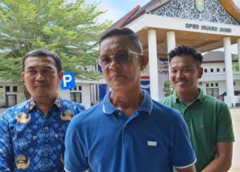 Panitia DPRD Muaro-Jambi-Siapkan-Ribuan-Undangan