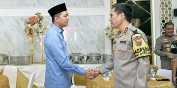 Ketua DPRD Jambi dan Kapolda Jambi Dalam Sebuah Acara. FOTO: IST