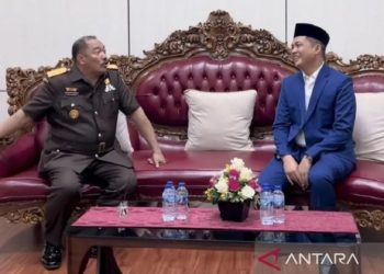 Ketua DPRD SIlaturahmi dengan Kejati Sugeng Haryadi. FOTO: IST