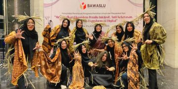 Srikandi Bawaslu Jambi Saat Tampil di Konsonas Bawaslu RI. FOTO: IST
