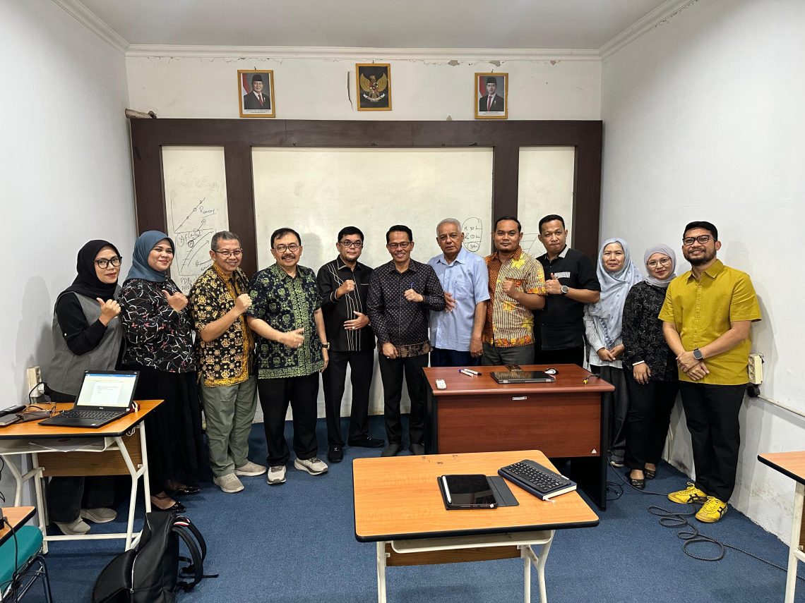 Kunjungan Rektor UNJA Diapresiasi oleh Mahasiswa Program Doktor Ekonomi. FOTO: UCUP