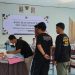 Warga Binaan saat menjalani pemeriksaan urine oleh petugas kesehatan. FOTO: IST
