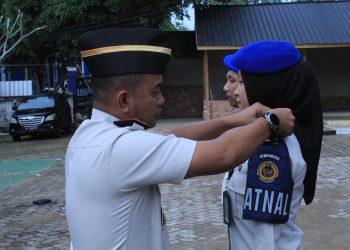 Penyematan tanda pengukuhan Satops Patnal Oleh Kanwil Ditjenpas Jambi, Irwan Rahmat Gumilar. FOTO: IST