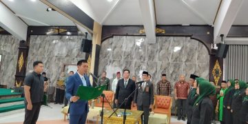 Bupati Batang Hari, M Fadhil Arief Saat Melantik Pejabat. FOTO: IST