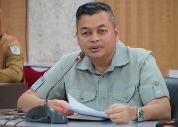 Ketua DPRD Kota Jambi, Kemas Faried Alfarelly Saat RDP Bank 9 Jambi. FOTO: IST