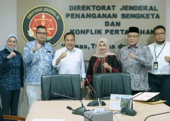 Pansus Zona Merah Saat Menemui Kementrian ATR/BPN. FOTO: IST