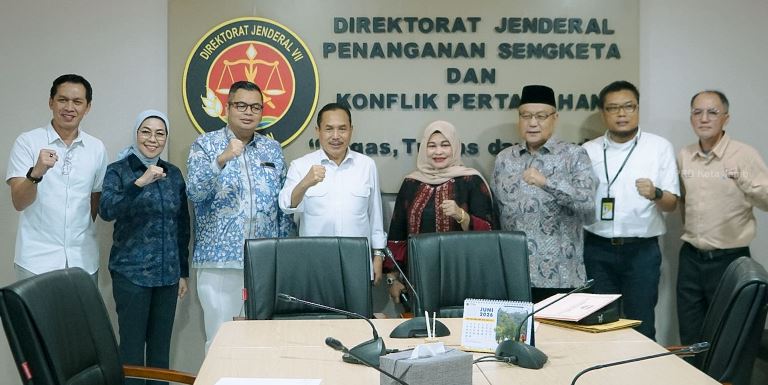 Pansus Zona Merah Saat Menemui Kementrian ATR/BPN. FOTO: IST