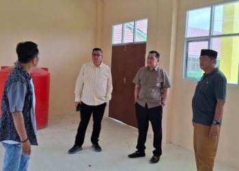 Ketua DPRD dan Komisi III Tinjau Bangunan SMP 3 Kota Jambi. FOTO: IST