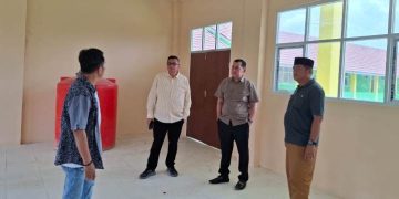 Ketua DPRD dan Komisi III Tinjau Bangunan SMP 3 Kota Jambi. FOTO: IST