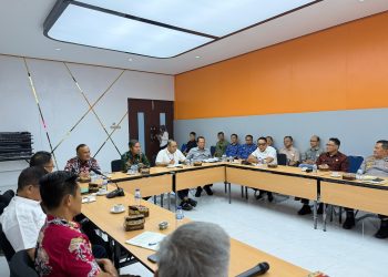 Samsul Ridwan mendampingi Edi Purwanto pertemuan di BPJN Jambu. FOTO: IST