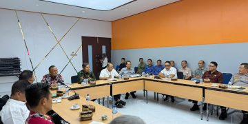 Samsul Ridwan mendampingi Edi Purwanto pertemuan di BPJN Jambu. FOTO: IST