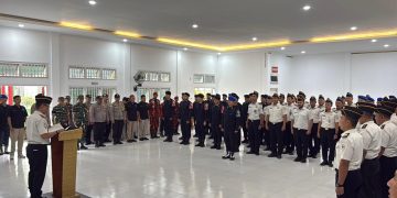 Kalapas Narkotika Muara Sabak bersama jajaran dan TNI, Polri usai ikrar bersama bebas narkoba, penipuan dan handphone ilegal. FOTO: IST