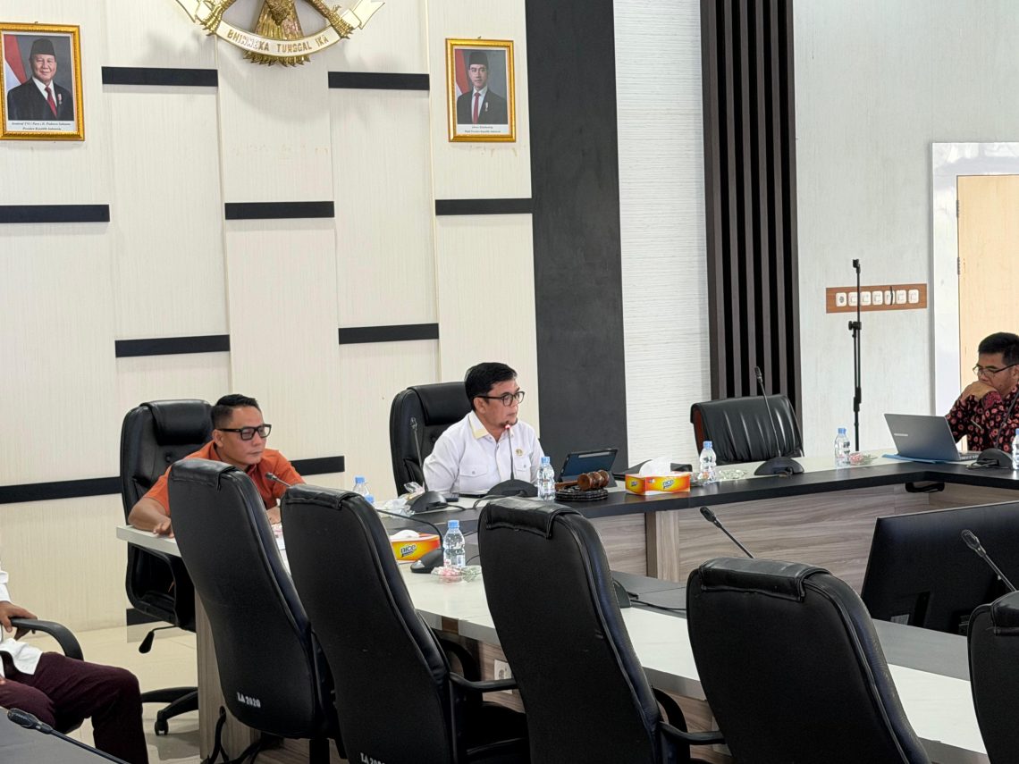 DPRD Provinsi Jambi saat rapat bersama TAPD Provinsi Jambi. FOTO: UCUP