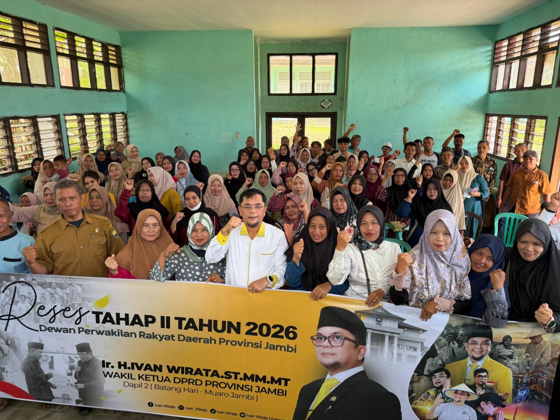 Berfhoto bersama usai acara. FOTO: UCUP