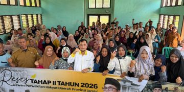 Berfhoto bersama usai acara. FOTO: UCUP